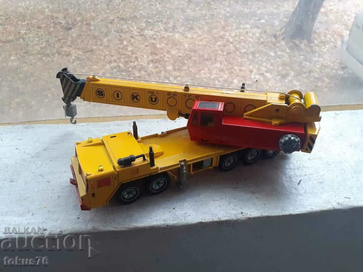 Auction  Siku 4010 crane toy metal trolley Germany