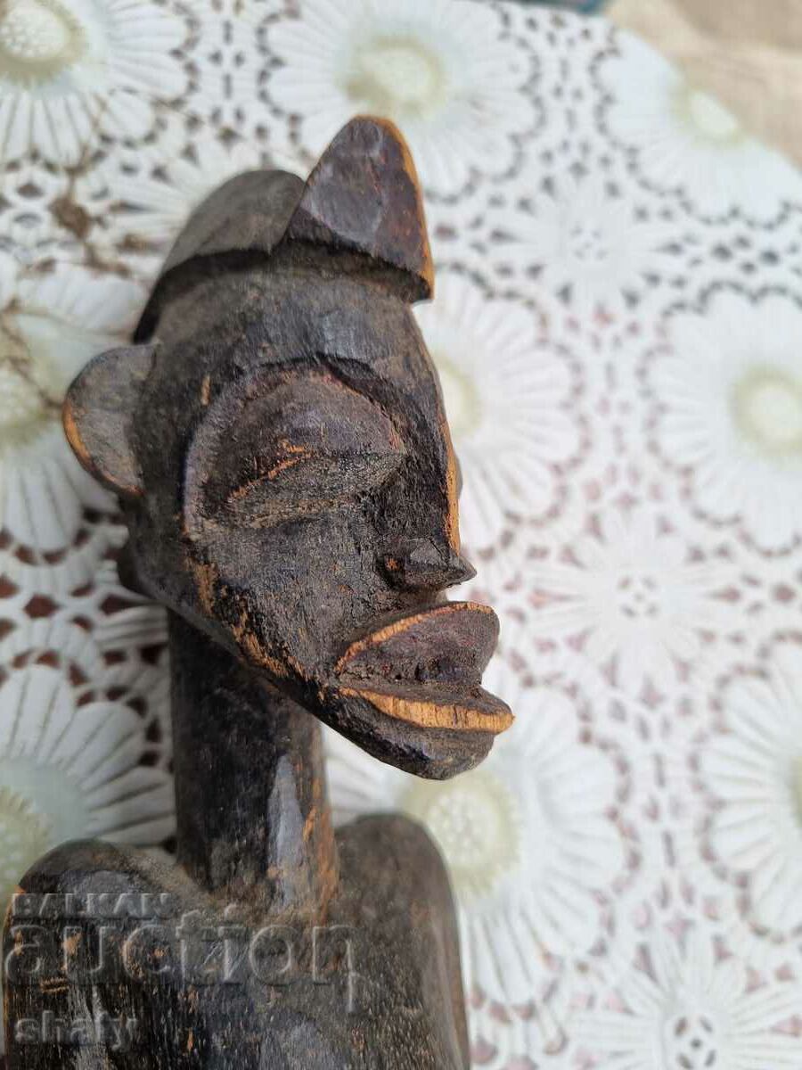 Figura veche din lemn cu preț 30.00 BGN | € 15.34