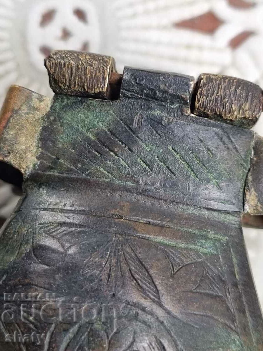 Auction An old firecracker Auction An old firecracker