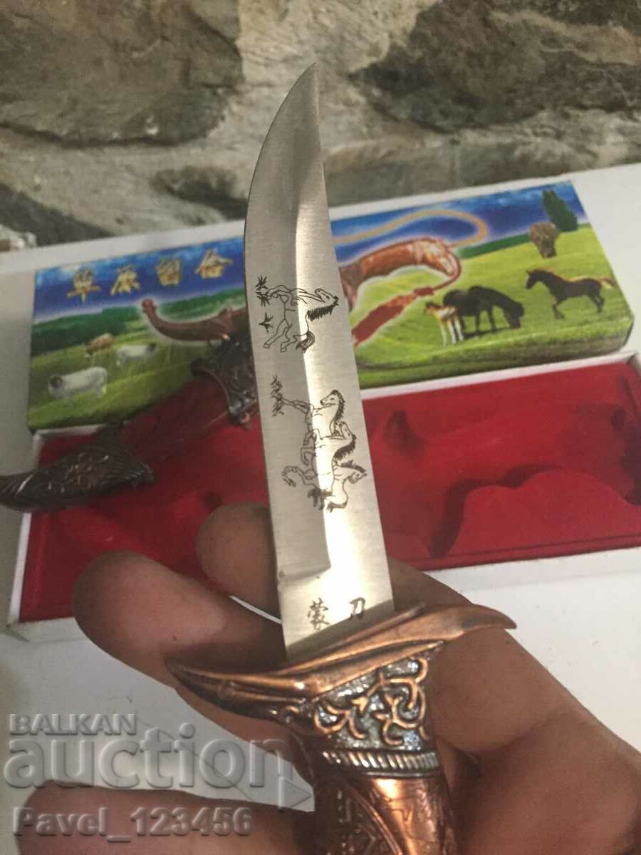 Auction souvenir knife Auction souvenir knife