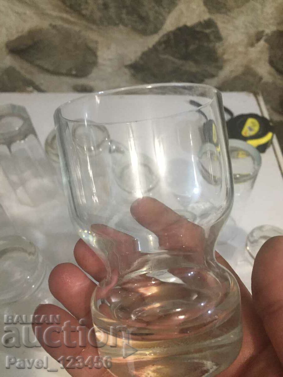 Auction 12 retro cups Auction 12 retro cups