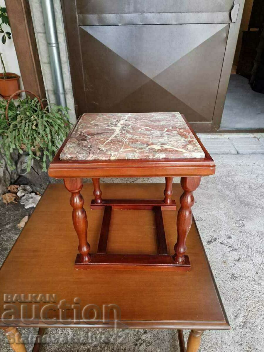 Превъзходна антикварна масичка от масив с мраморен плот - 6