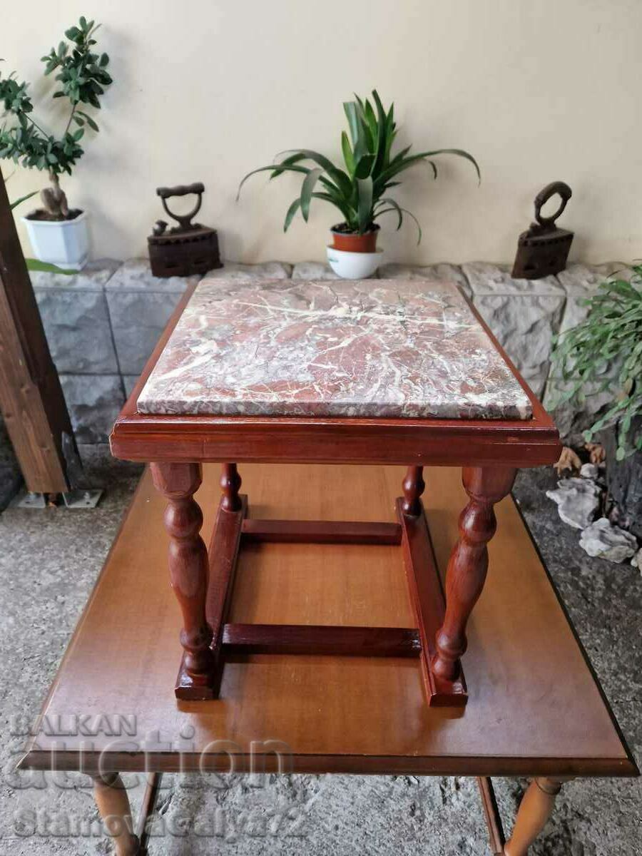 Υπέροχο τραπέζι σαλονιού από μασίφ ξύλο αντίκα με μαρμάρινη επιφάνεια