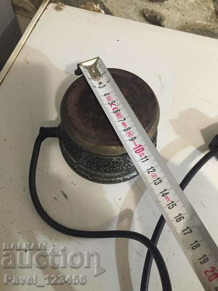 a small, old stove with price € 5.00 | 9.78 BGN