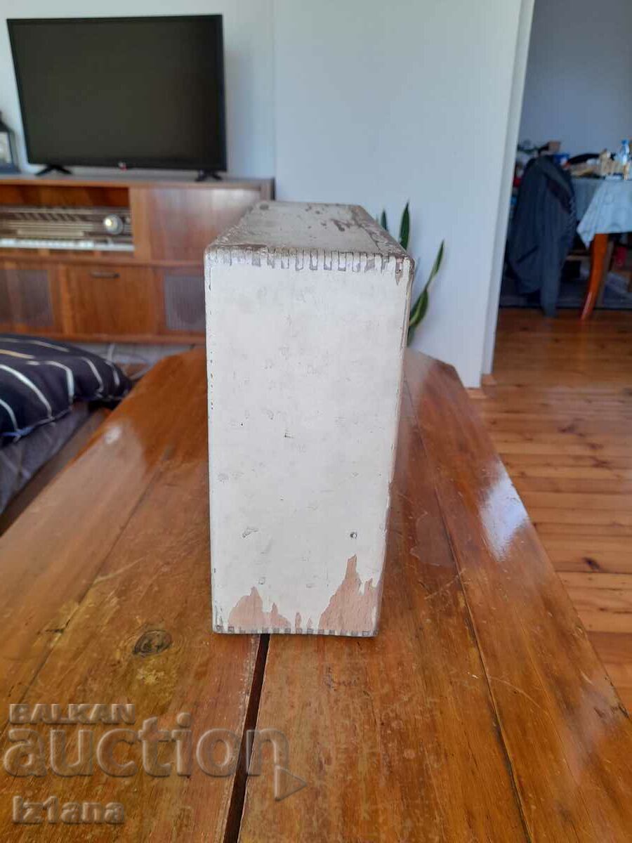 Auction  Old first aid kit