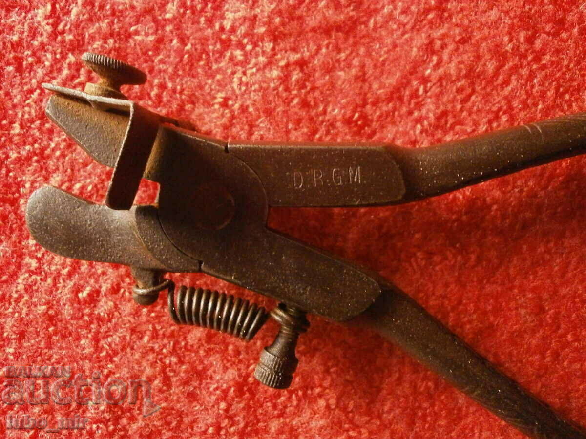 AN OLD GERMAN TOOL FOR MAKING CUPS with price 20.00 BGN | € 10.23