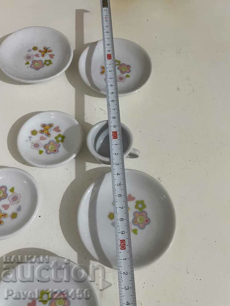 Licitație ceasca si farfurioare in miniatura-Lot