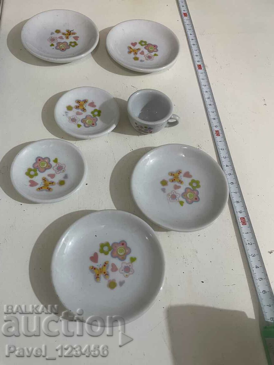 miniature cup and saucers-Lot