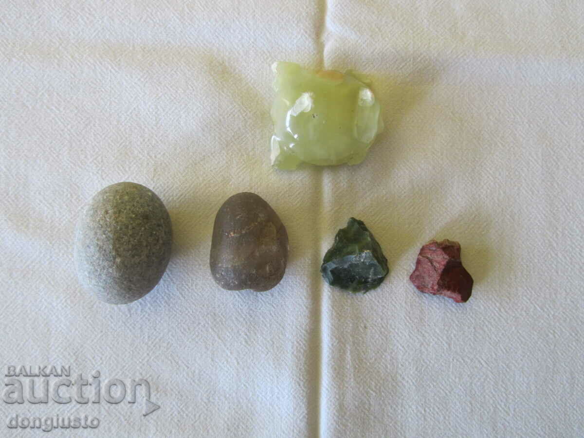 Calcedonie, jasp, piatră de săpun Calcedonie, jasp, piatră de săpun