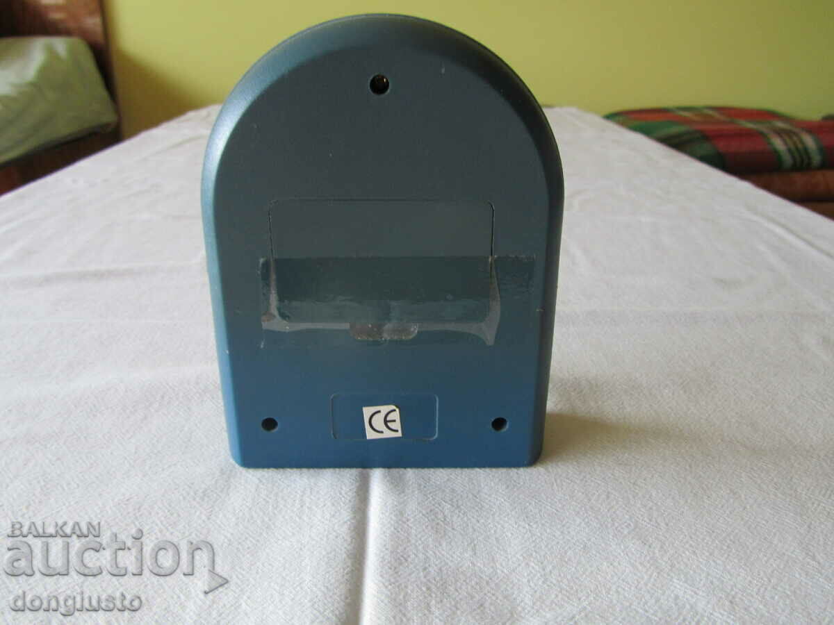 Auction  Advertising watch