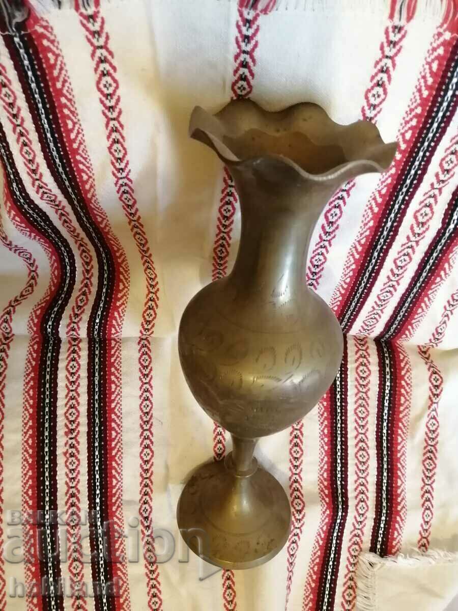 Vase, Old, brass with price € 8.00 | 15.65 BGN Vase, Old, brass with price € 8.00 | 15.65 BGN