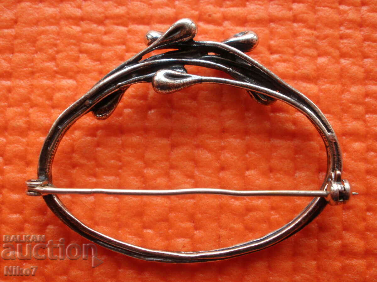 Antique silver brooch. Style - "ART NOUVEAU" with price 59.99 BGN | € 30.67 Antique silver brooch. Style - "ART NOUVEAU" with price 59.99 BGN | € 30.67