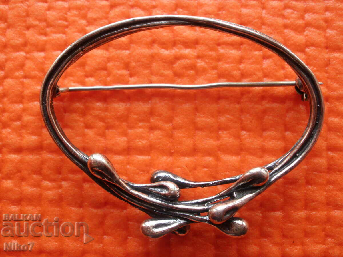Auction Antique silver brooch. Style - "ART NOUVEAU" Auction Antique silver brooch. Style - "ART NOUVEAU"