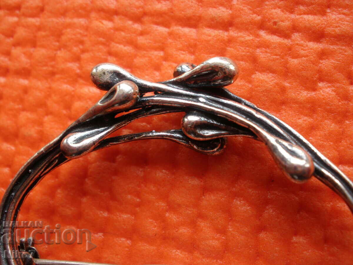 Delivery of Antique silver brooch. Style - "ART NOUVEAU" Delivery of Antique silver brooch. Style - "ART NOUVEAU"