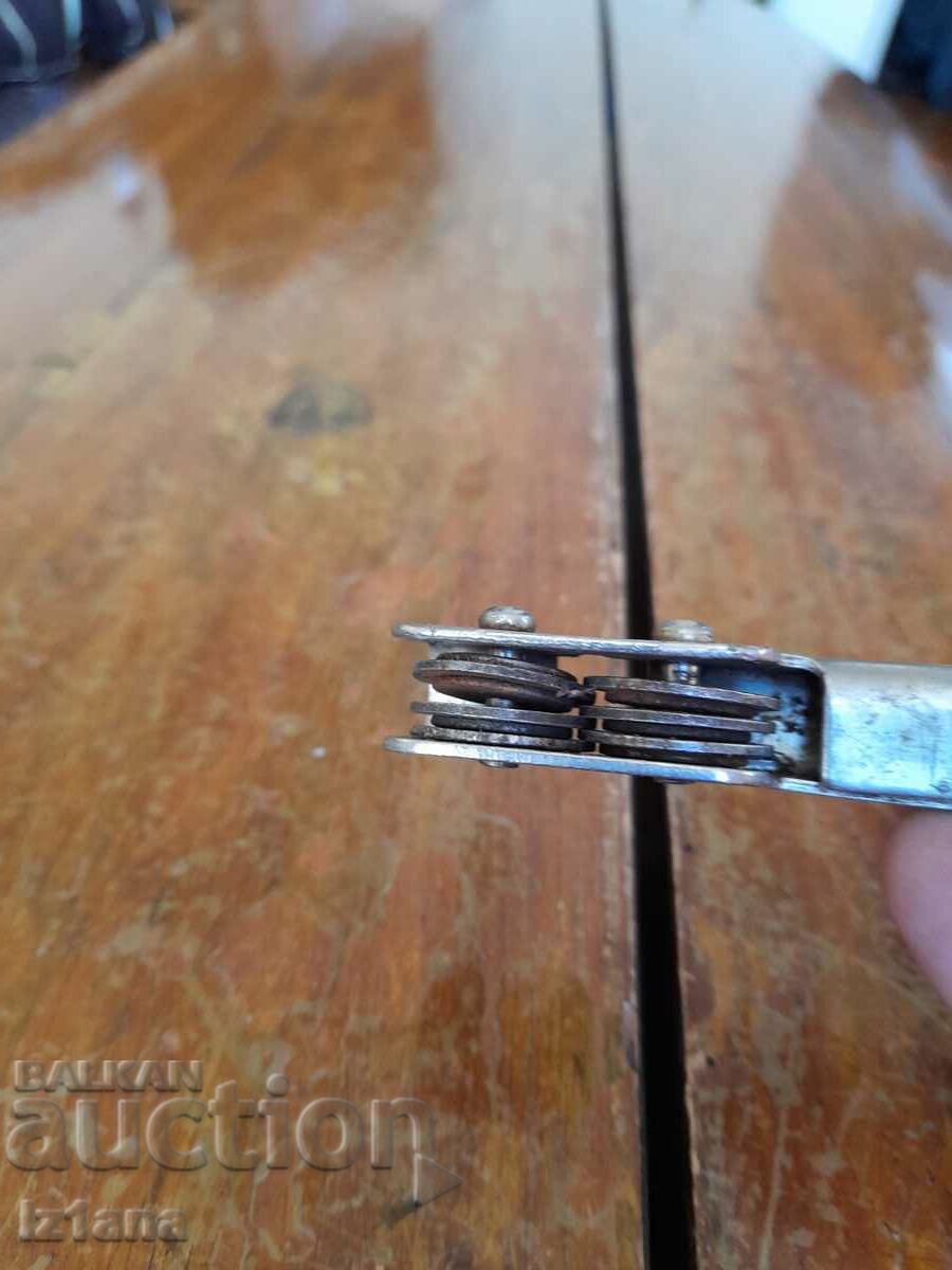 Deschizător vechi de conserve, ascuțitor - 6 Deschizător vechi de conserve, ascuțitor - 6