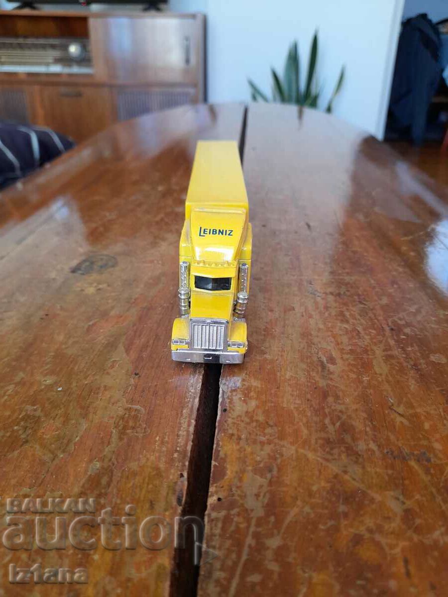 Old Liebniz truck with price 35.00 BGN | € 17.90 Old Liebniz truck with price 35.00 BGN | € 17.90