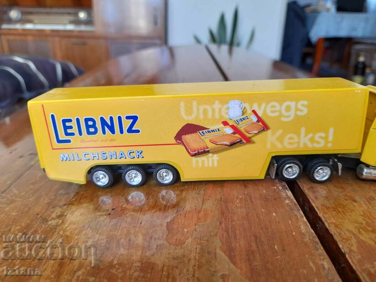 Delivery of Old Liebniz truck Delivery of Old Liebniz truck