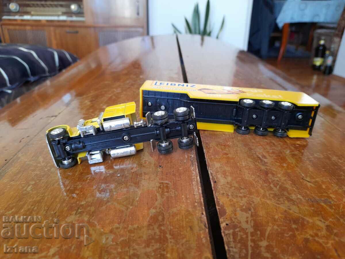 Old Liebniz truck - 6 Old Liebniz truck - 6