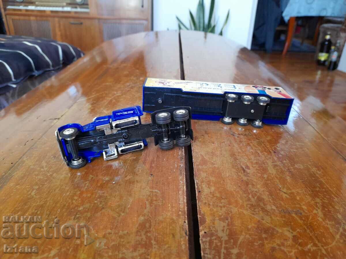 Παλιό φορτηγό Pez - 5 Παλιό φορτηγό Pez - 5