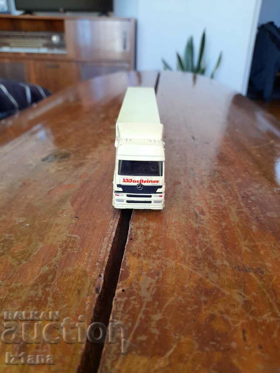 Old Warsteiner truck with price 35.00 BGN | € 17.90 Old Warsteiner truck with price 35.00 BGN | € 17.90