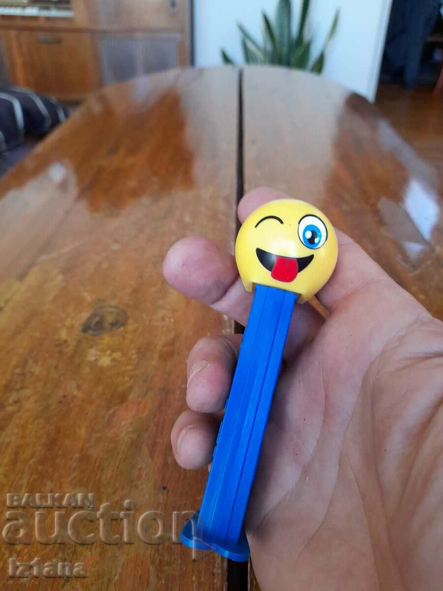 Auction A box of PEZ candy Auction A box of PEZ candy