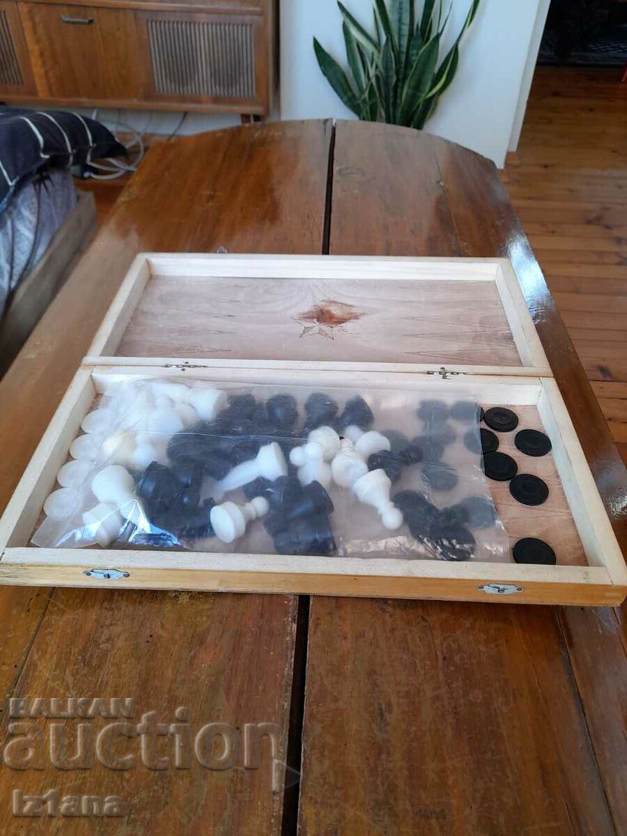 Old chess and backgammon with price 40.00 BGN | € 20.45 Old chess and backgammon with price 40.00 BGN | € 20.45