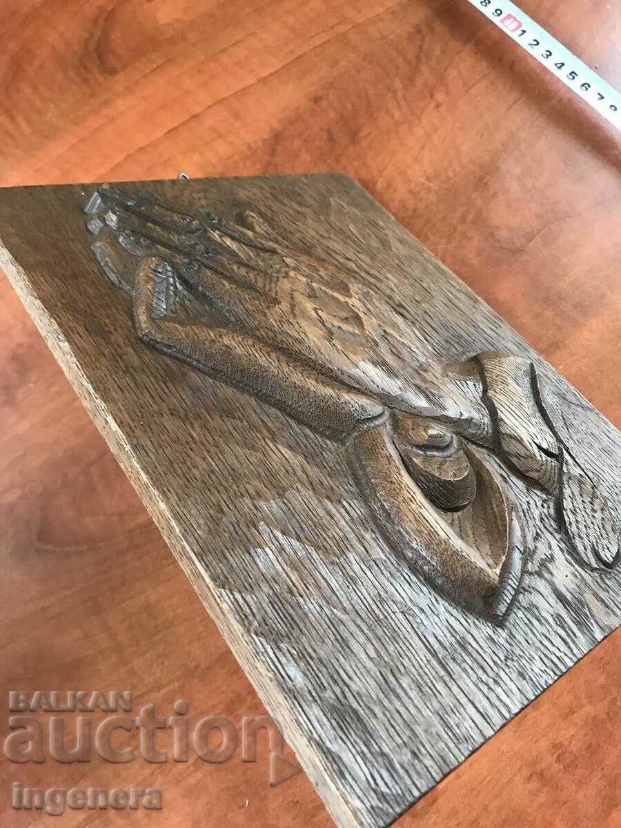 Auction  PANEL WOOD CARVING RELIEF