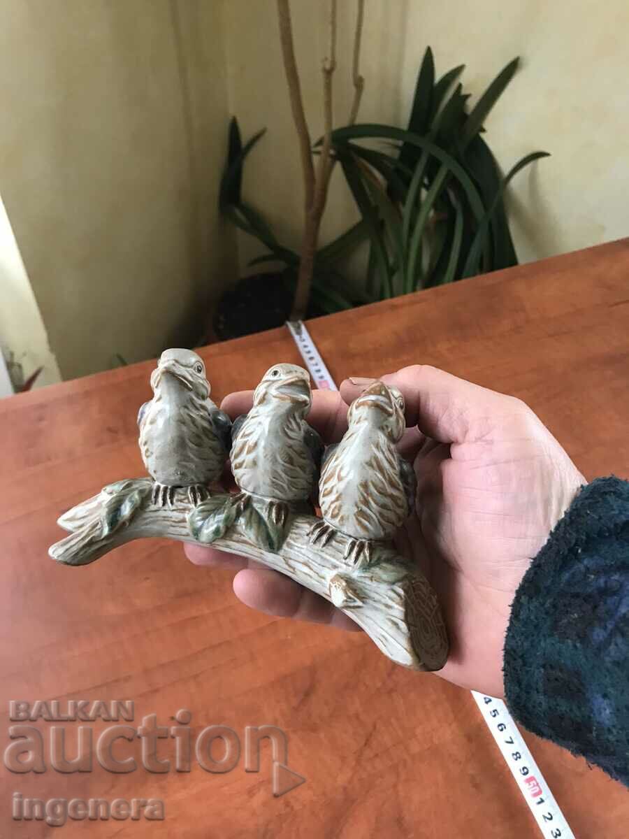 Auction  PORCELAIN FIGURE STATUE