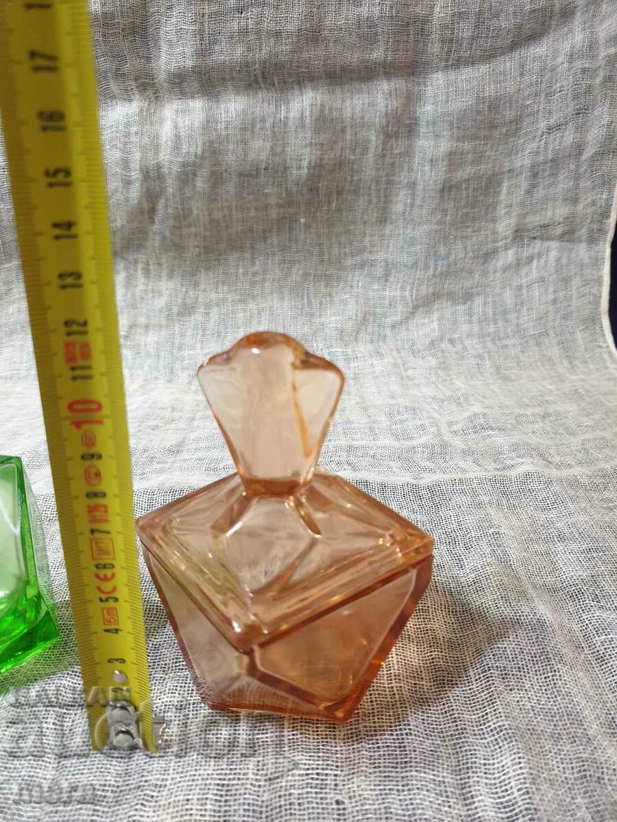 Delivery of Lot of colored glass vessels Delivery of Lot of colored glass vessels