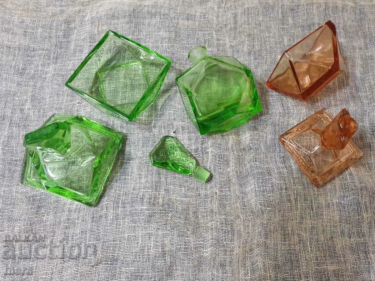 Lot of colored glass vessels - 6 Lot of colored glass vessels - 6