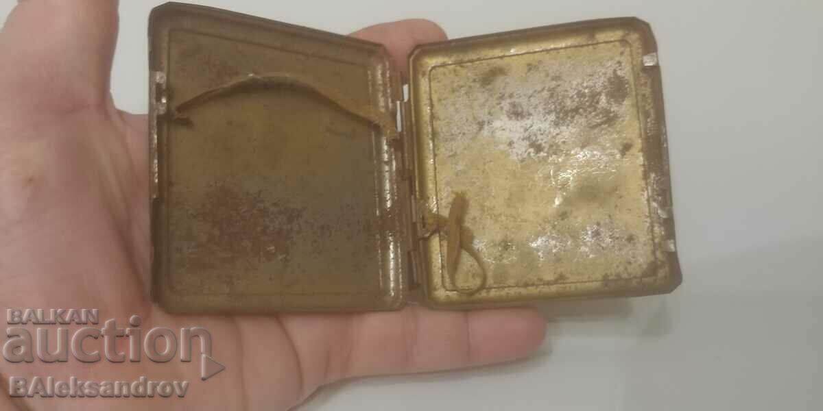 Auction Old snuff box Auction Old snuff box