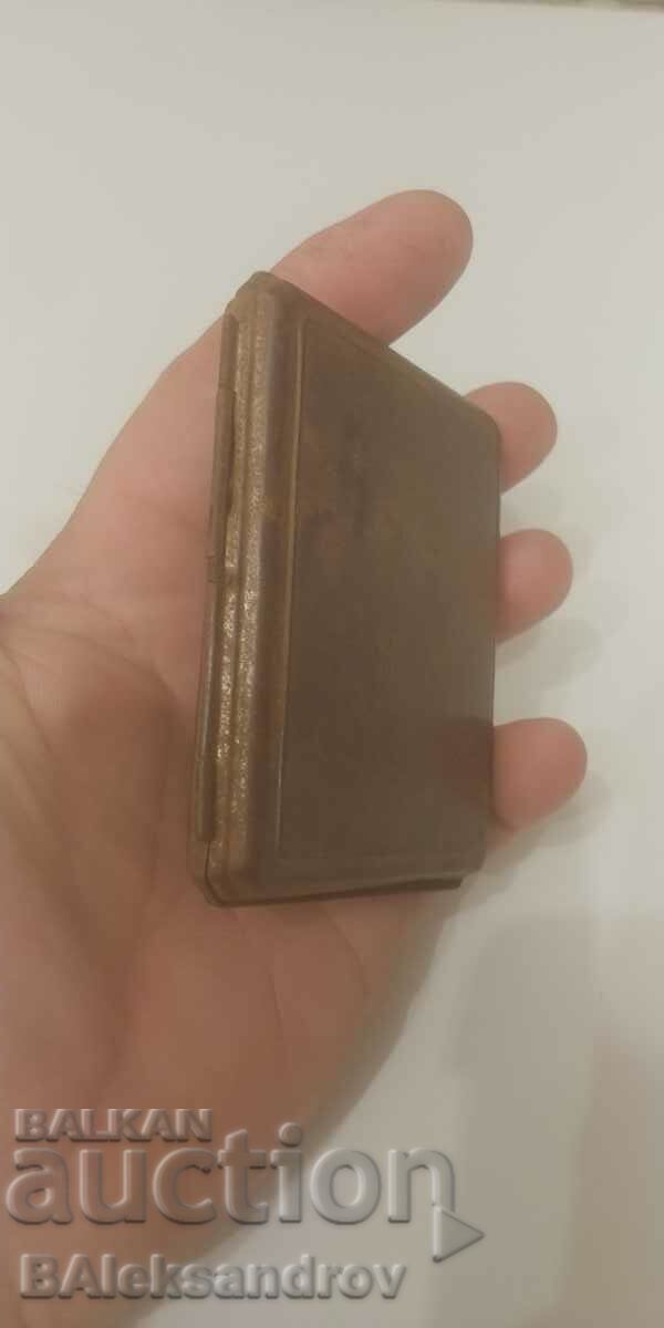 Delivery of Old snuff box Delivery of Old snuff box