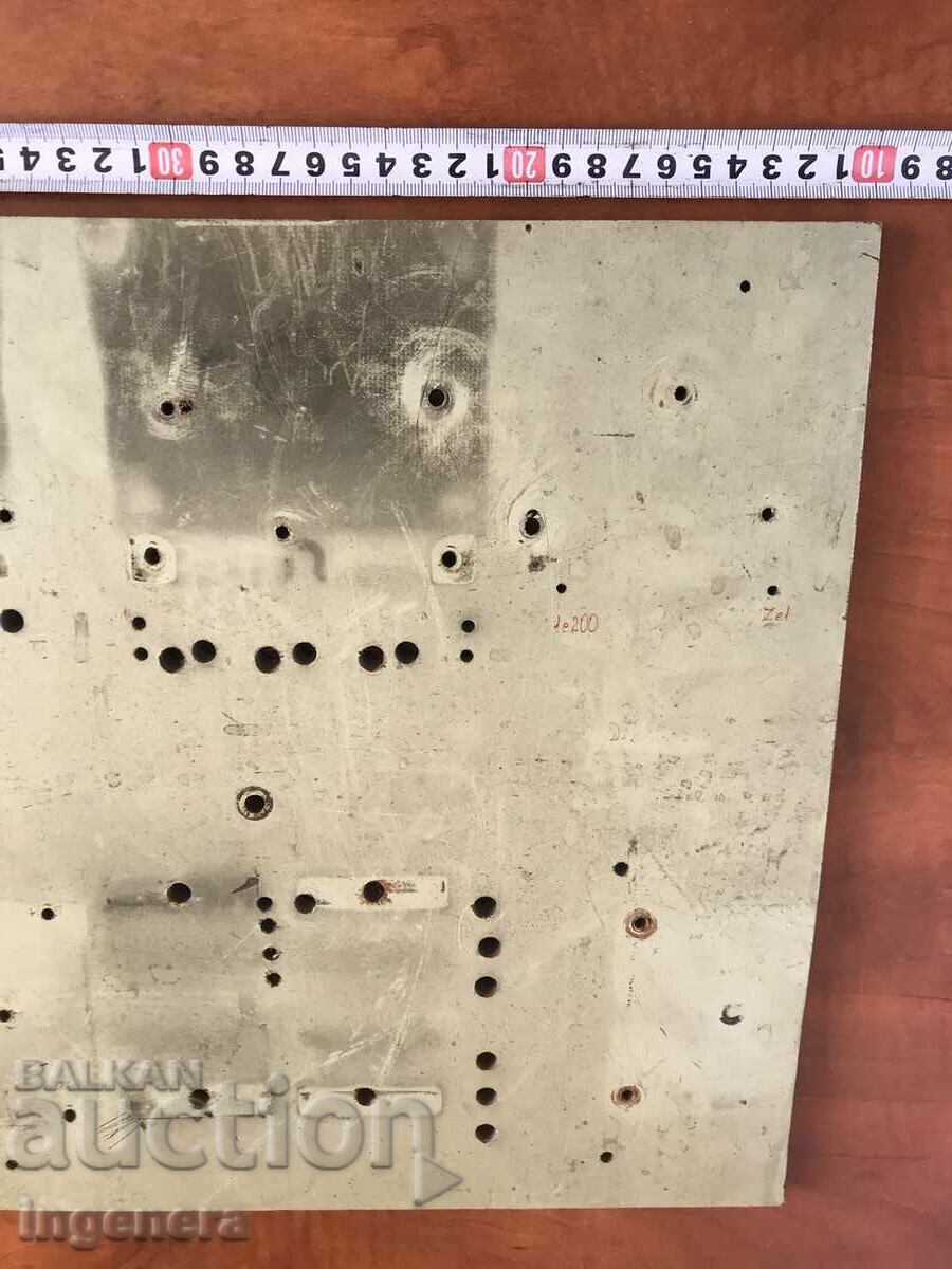 GETINAX PLATE USED WITH A THICKNESS OF 10 MM with price 17.00 BGN | € 8.69