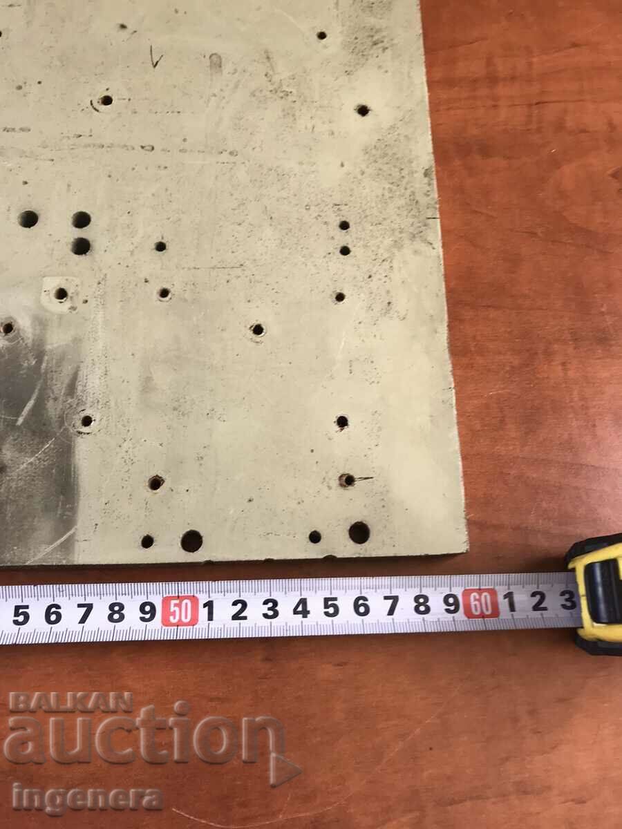 Auction  GETINAX PLATE USED WITH A THICKNESS OF 10 MM