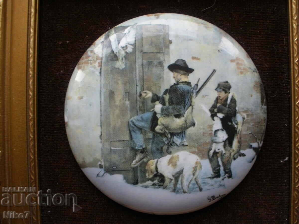 Delivery of Antique, ceramic wall panel - hunting theme. Delivery of Antique, ceramic wall panel - hunting theme.
