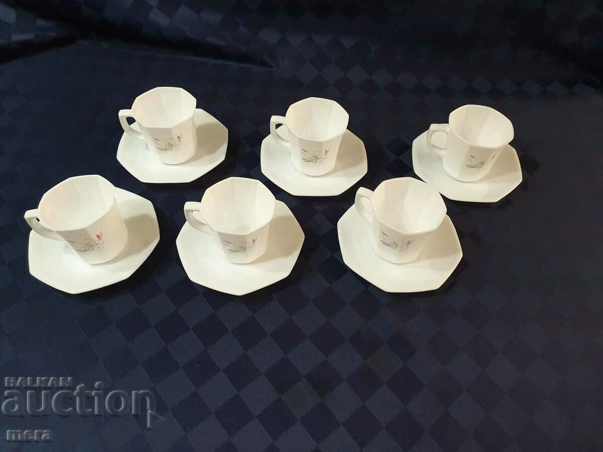 Auction Tea set - French arcopal Auction Tea set - French arcopal