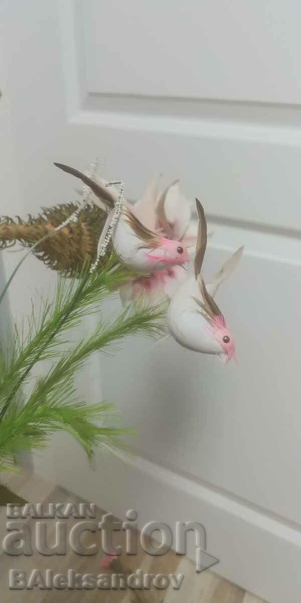 A bouquet of old artificial flowers with price 5.00 BGN | € 2.56 A bouquet of old artificial flowers with price 5.00 BGN | € 2.56