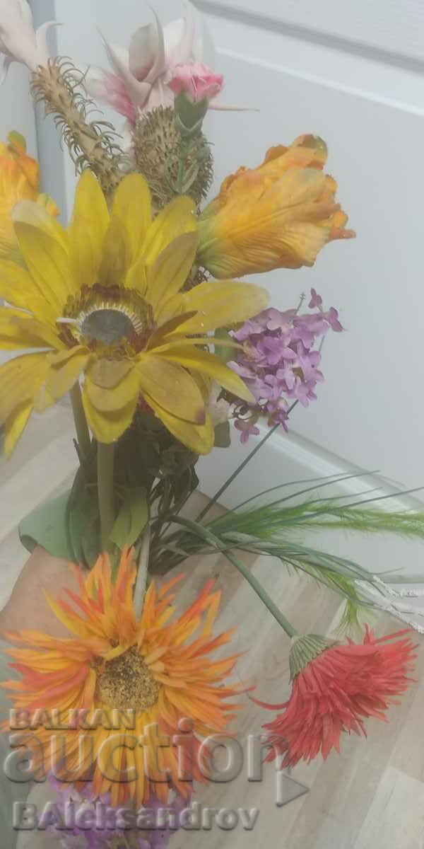 A bouquet of old artificial flowers - 6 A bouquet of old artificial flowers - 6