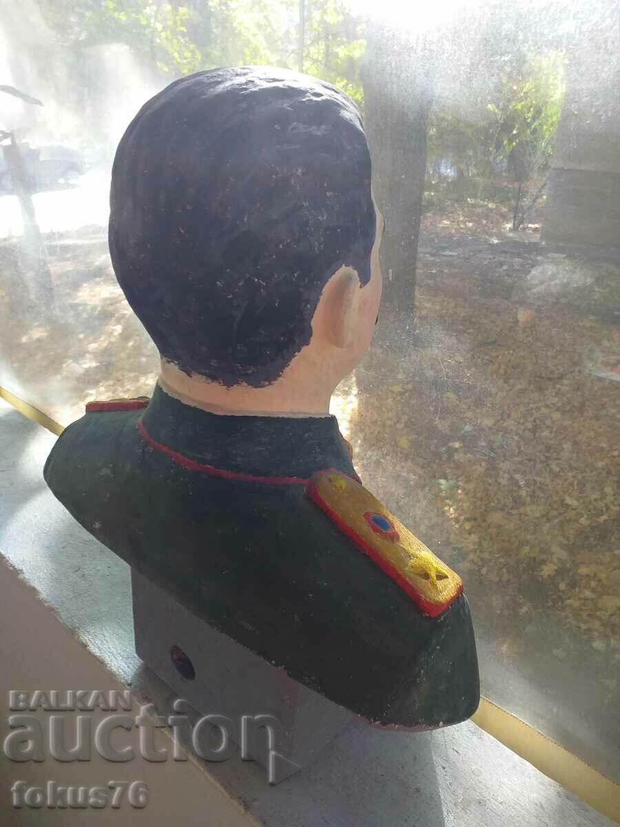 Παράδοση Μεγάλη γύψινη προτομή του Στάλιν ζωγραφισμένη με λαδομπογιές Παράδοση Μεγάλη γύψινη προτομή του Στάλιν ζωγραφισμένη με λαδομπογιές