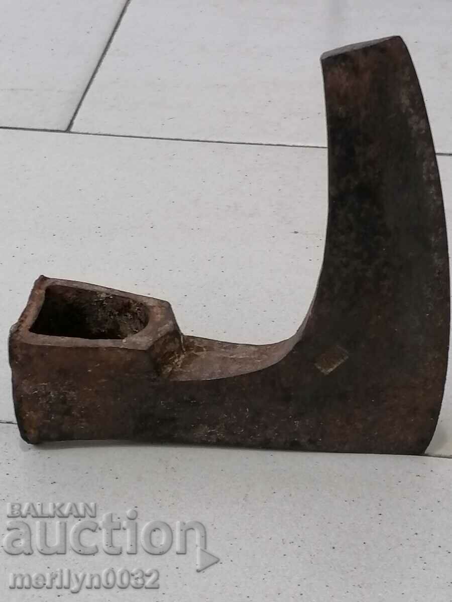 Delivery of Old ax hatchet ax tool wrought iron Delivery of Old ax hatchet ax tool wrought iron
