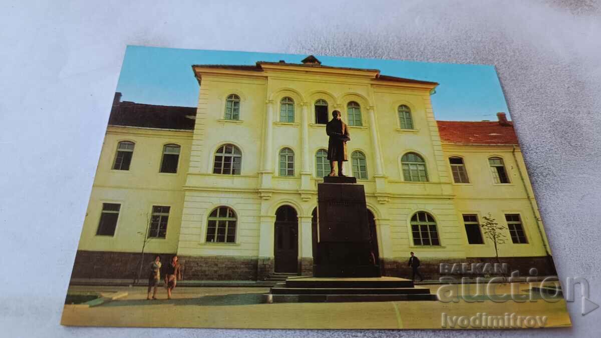 P K Gabrovo SPU V. E. Aprilov and the monument to V. Aprilov