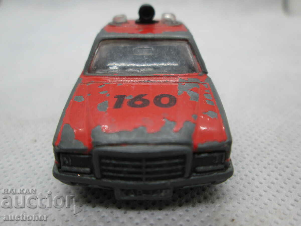 MERCEDES 450SEL POLICE-MATCHBOX BULGARIA1979 cu preț 30.00 BGN | € 15.34 MERCEDES 450SEL POLICE-MATCHBOX BULGARIA1979 cu preț 30.00 BGN | € 15.34