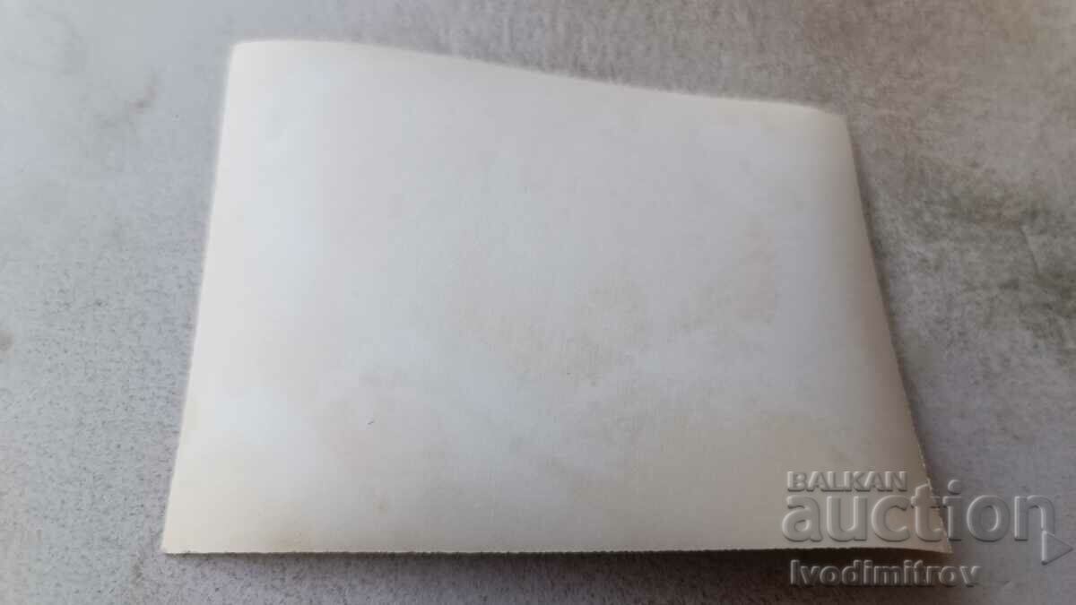 Φωτογραφία Τρεις νεαρές γυναίκες με ρακέτες Federball στην παραλία με τιμή 1.45 BGN | € 0.74 Φωτογραφία Τρεις νεαρές γυναίκες με ρακέτες Federball στην παραλία με τιμή 1.45 BGN | € 0.74