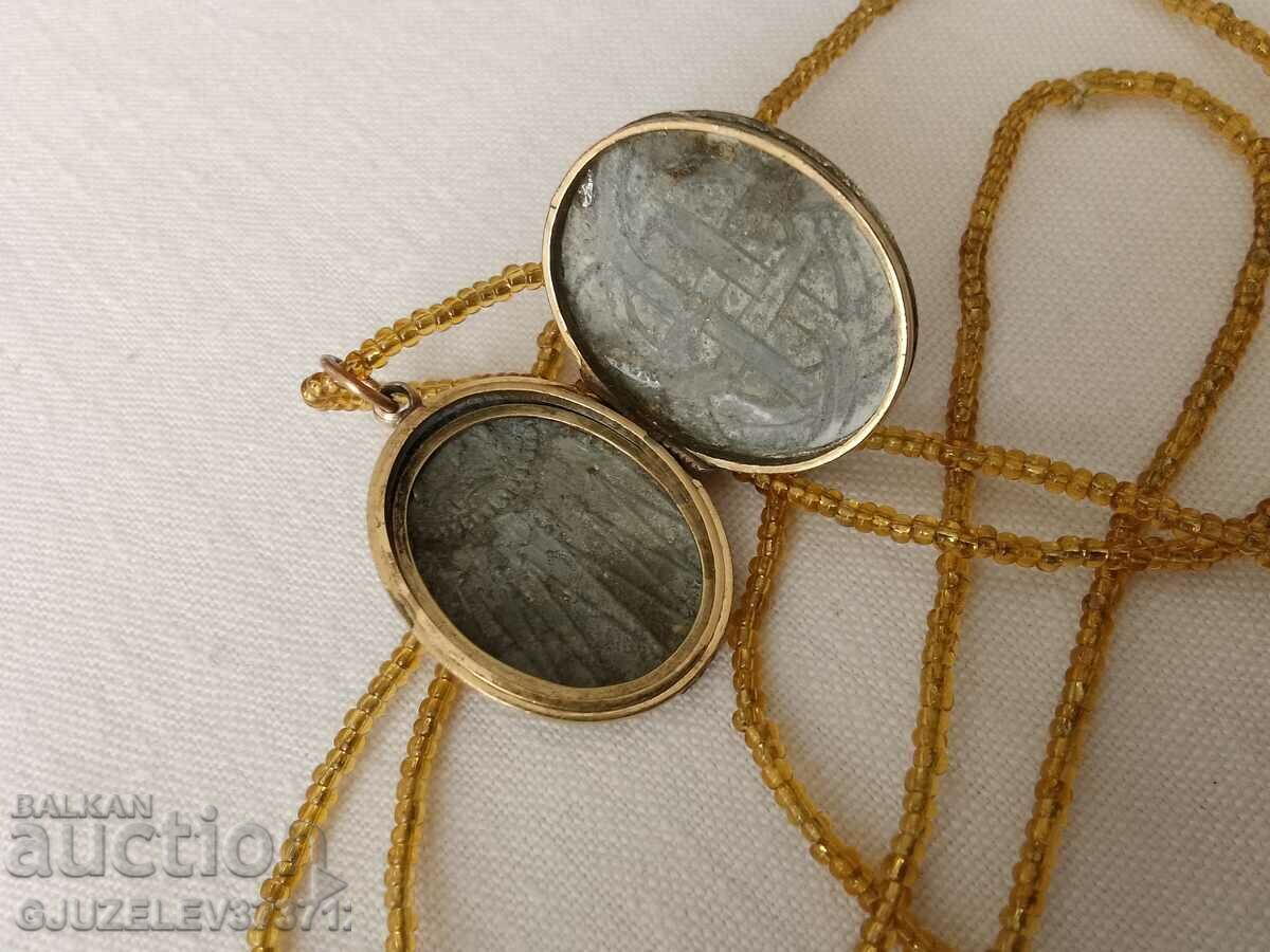 Pandetive, double material medallion with gilding attached to a stick with price 75.00 BGN | € 38.35