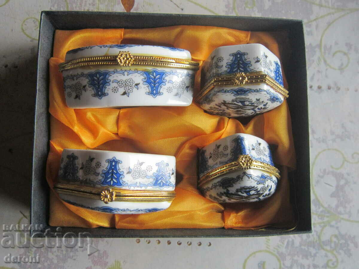 Delivery of Unique porcelain set box French porcelain Delivery of Unique porcelain set box French porcelain