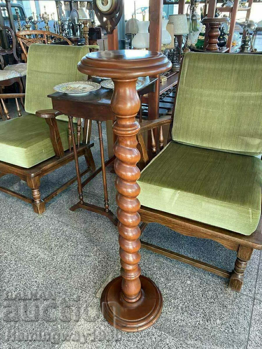 Wooden pedestal (stand, stand)