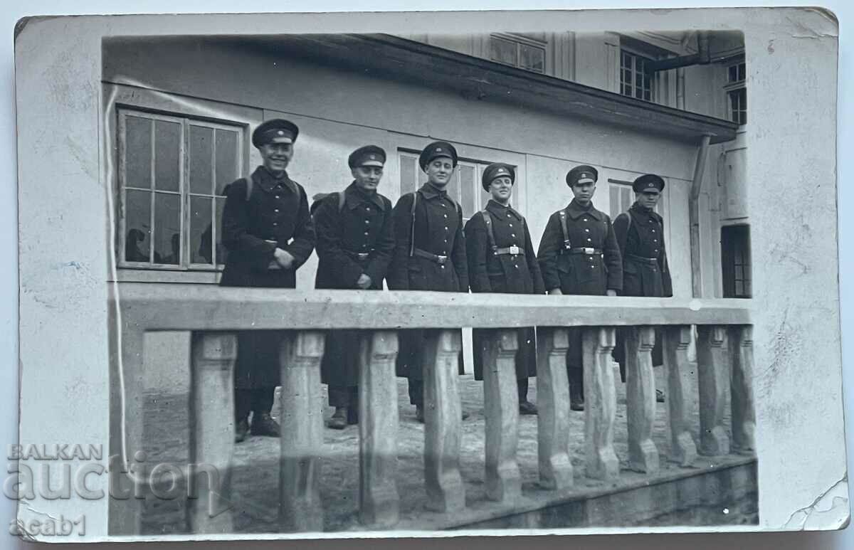 Δημοπρασία Η κρεβατοκάμαρα της Κρατικής Τηλεγραφικής και Ταχυδρομικής Σχολής Δημοπρασία Η κρεβατοκάμαρα της Κρατικής Τηλεγραφικής και Ταχυδρομικής Σχολής