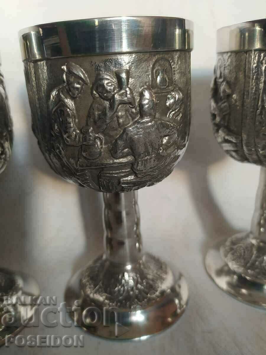 Delivery of Four wine glasses