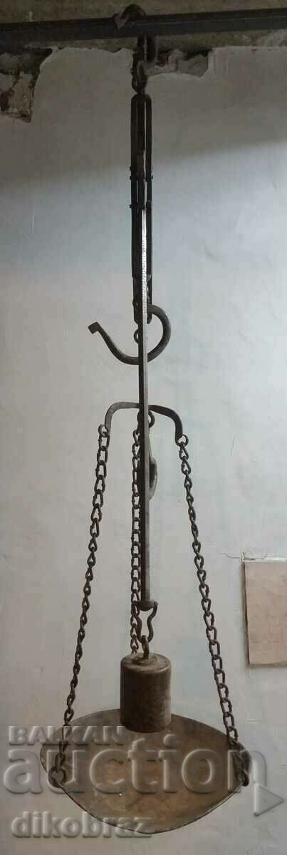 Ottoman scale with mace and palanza - measures up to 75 kg.