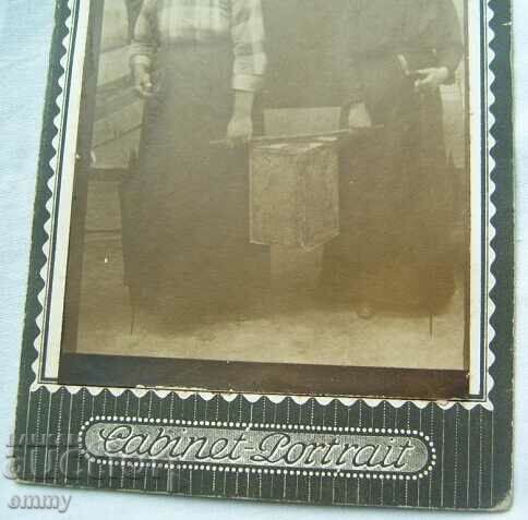 Auction Photo thick cardboard women - office portrait Auction Photo thick cardboard women - office portrait